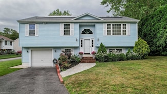 30 Schooner Dr, South Dartmouth, MA 02748