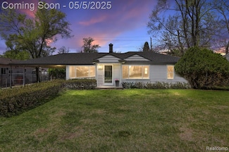 22029 Seminole St, Southfield, MI 48033