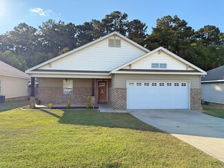 305 Shelby Ln, Dothan, AL 36301