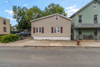 33 Humbert St, Nutley, NJ 07110