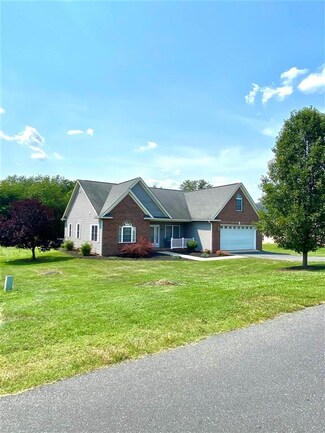 1703 Holly Ave, Grottoes, VA 24441