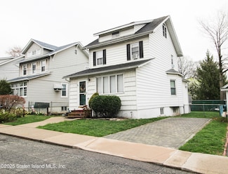 2 Smith Ct, Staten Island, NY 10314