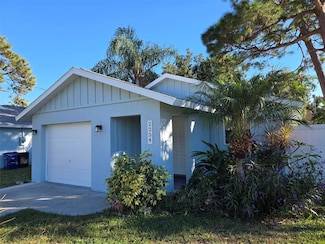 2254 Eugene St, Sarasota, FL 34231