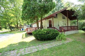 18-18A Bruce Roy Ln, Becket, MA 01223