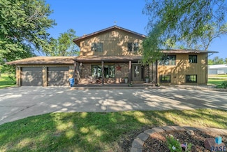 402 E 1st St, Hardwick, MN 56134
