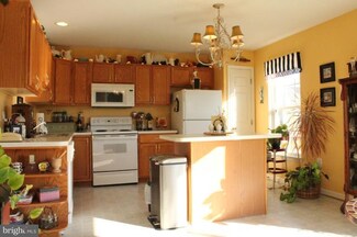 17374 Avion Square, Round Hill, VA 20141