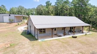 7352 Iris Ln, Ore City, TX 75683