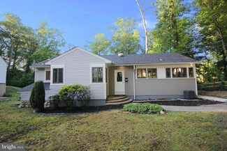 541 Park Dr, Woodbury, NJ 08096