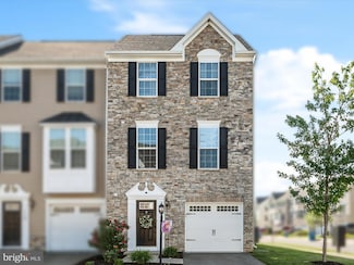 110 Fritillary Ct, Lake Frederick, VA 22630