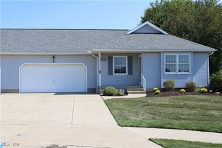 333 W Heatherwood Dr, Barberton, OH 44203