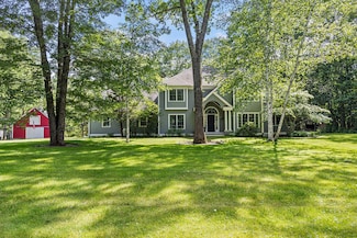 568 Alewive Rd, Kennebunk, ME 04043