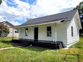 420 Buncombe St, Woodruff, SC 29388