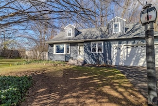 114 Bel Air Dr, Syracuse, NY 13212