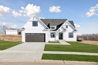 112 W Brewer St, Roberts, WI 54023