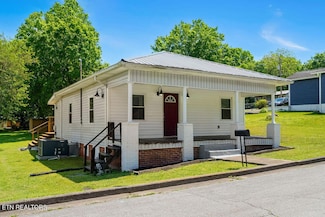 1504 Palos St, Athens, TN 37303