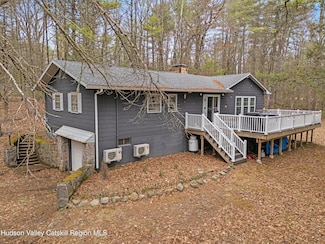 30 Cherry Ln, Kerhonkson, NY 12446