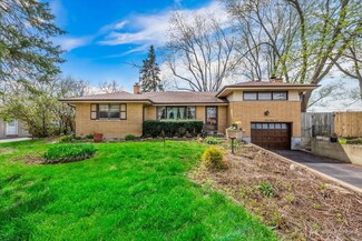 1627 Janet St, Downers Grove, IL 60515
