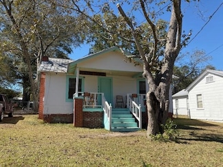 404 Barnes St, Opp, AL 36467