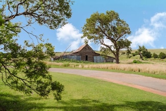 12223 N 2040 Rd, Sentinel, OK 73664