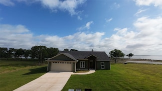 305 Caro Dr, West Tawakoni, TX 75474