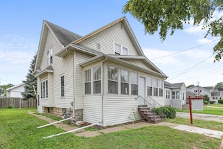 917 W 6th Ave, Oshkosh, WI 54902