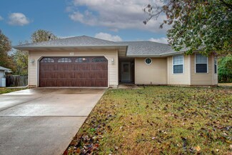 208 E Wilson St, Republic, MO 65738