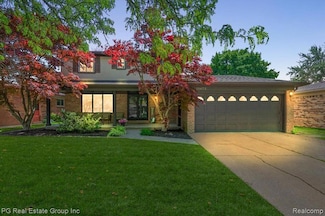 15672 Robert Dr, Macomb, MI 48044