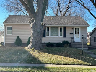 510 16th St, Silvis, IL 61282