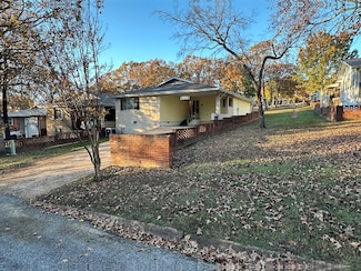 904 S Manor Dr, Horseshoe Bend, AR 72512