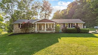 5765 Maplegrove Ave, Louisville, OH 44641