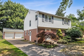 315 Spruce St SE, Grand Rapids, MI 49507