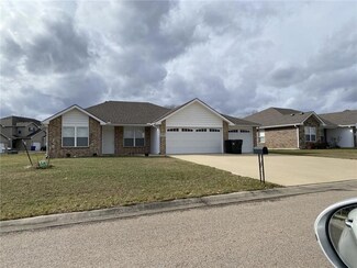 1212 Cypress Ct, Warrensburg, MO 64093