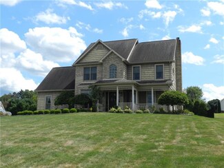 410 Jenny Ln, New Castle, PA 16101