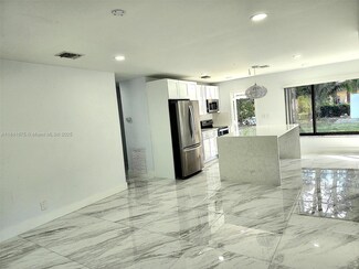 1028 NE 39th St, Oakland Park, FL 33334