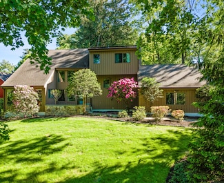 996 Stillwater Rd, Stamford, CT 06902