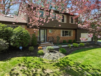 4 Franklin Ct, East Brunswick, NJ 08816