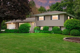 9720 W Meadow Park Dr, Hales Corners, WI 53130