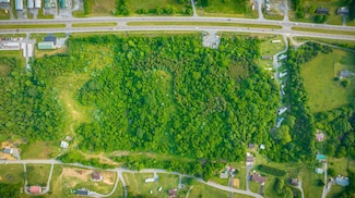 4765 E Stone Dr, Blountville, TN 37617