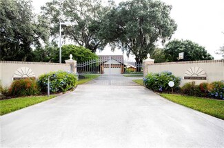 2537 Mcintosh Rd, Dover, FL 33527