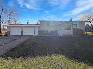 424 4th Ave NE, Berthold, ND 58718