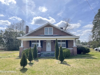 1206 Southwest Blvd, Clinton, NC 28328