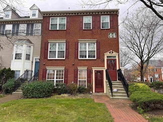 10 Society Hill Dr N, Jersey City, NJ 07305