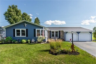 97 Blackwell Ln, Henrietta, NY 14467