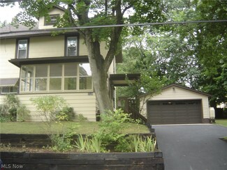 1530 Overlook Dr, Akron, OH 44314