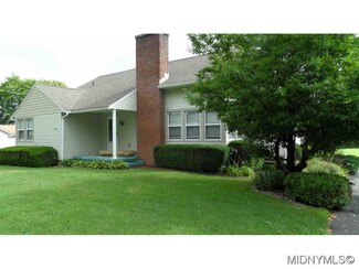3026 Oneida St, Sauquoit, NY 13456