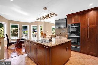 9 Red Maple Ct, Owings Mills, MD 21117
