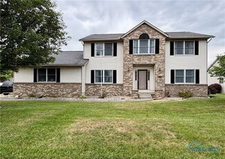 960 Cardinal Bay Dr, Oregon, OH 43616
