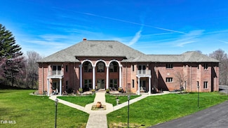 900 Tanager Dr, Bluefield, VA 24605