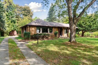 2466 Arrowhead Rd, Okemos, MI 48864