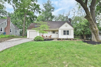 223 W South St, Worthington, OH 43085